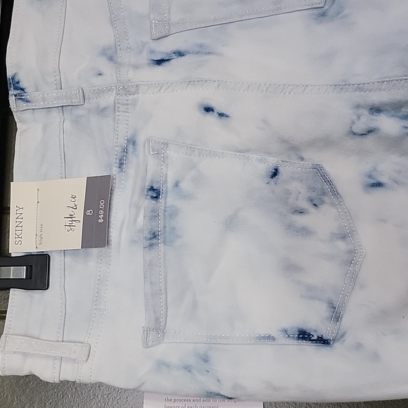 Women's Size 8, tye die Style & Co. Skinny Table Jeans - Picture 3 of 4